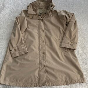 L.L. Bean Women's Beige Trench Coat, Large Regular